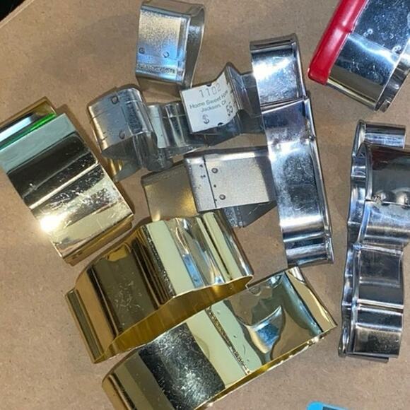 Vintage Metal Cookie Cutter Lot of 10 Mini Christmas Holiday Santa Stocking Star - Picture 7 of 10